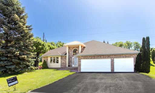 7333 Moonlight Lane, Eden Prairie, MN 55346