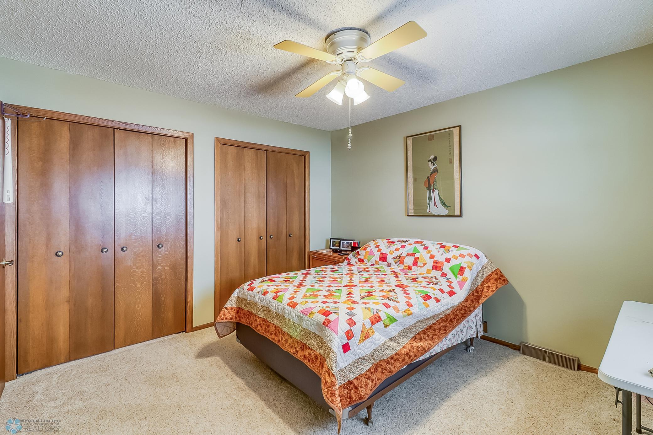 Bedroom1_2.jpg