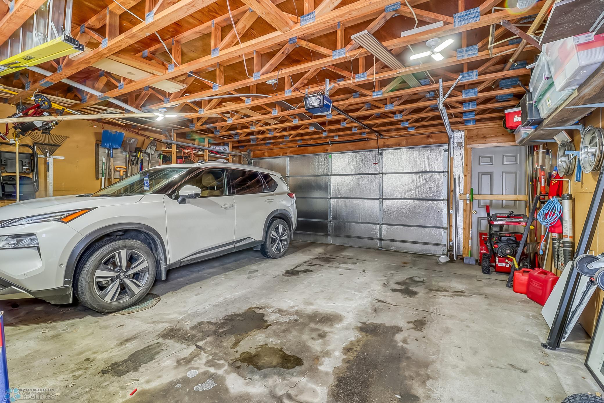 Garage1_2.jpg
