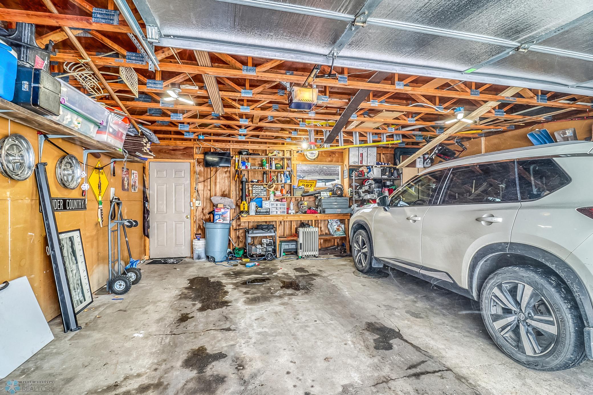 Garage1_3.jpg