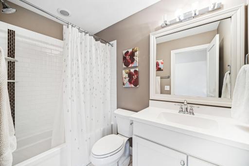 1 Meadow Lane N, Golden Valley, MN 55422