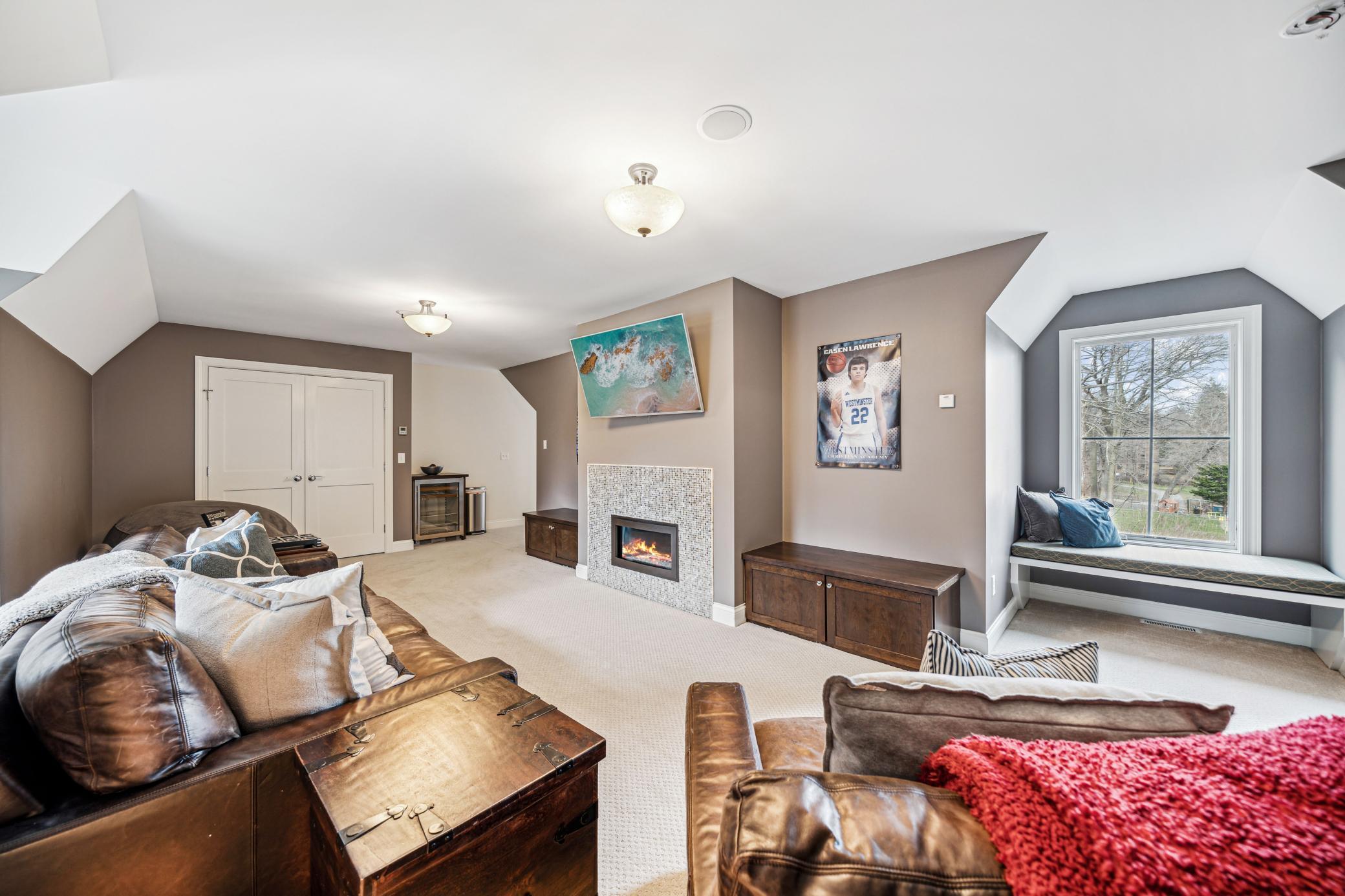 Upstairs Bonus Room
