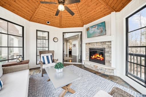 1 Meadow Lane N, Golden Valley, MN 55422
