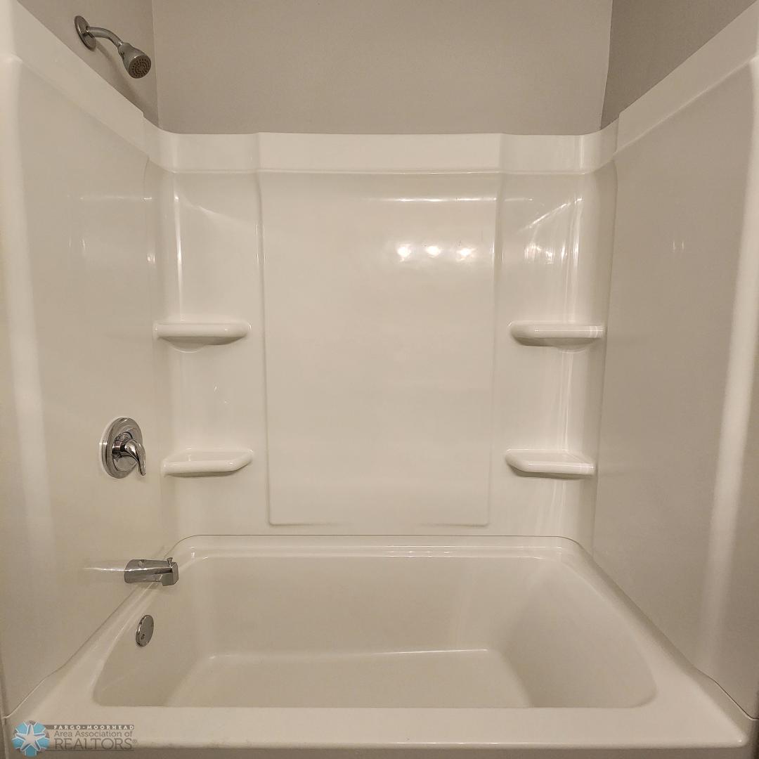 Unit 1 - Bathroom 2.jpg