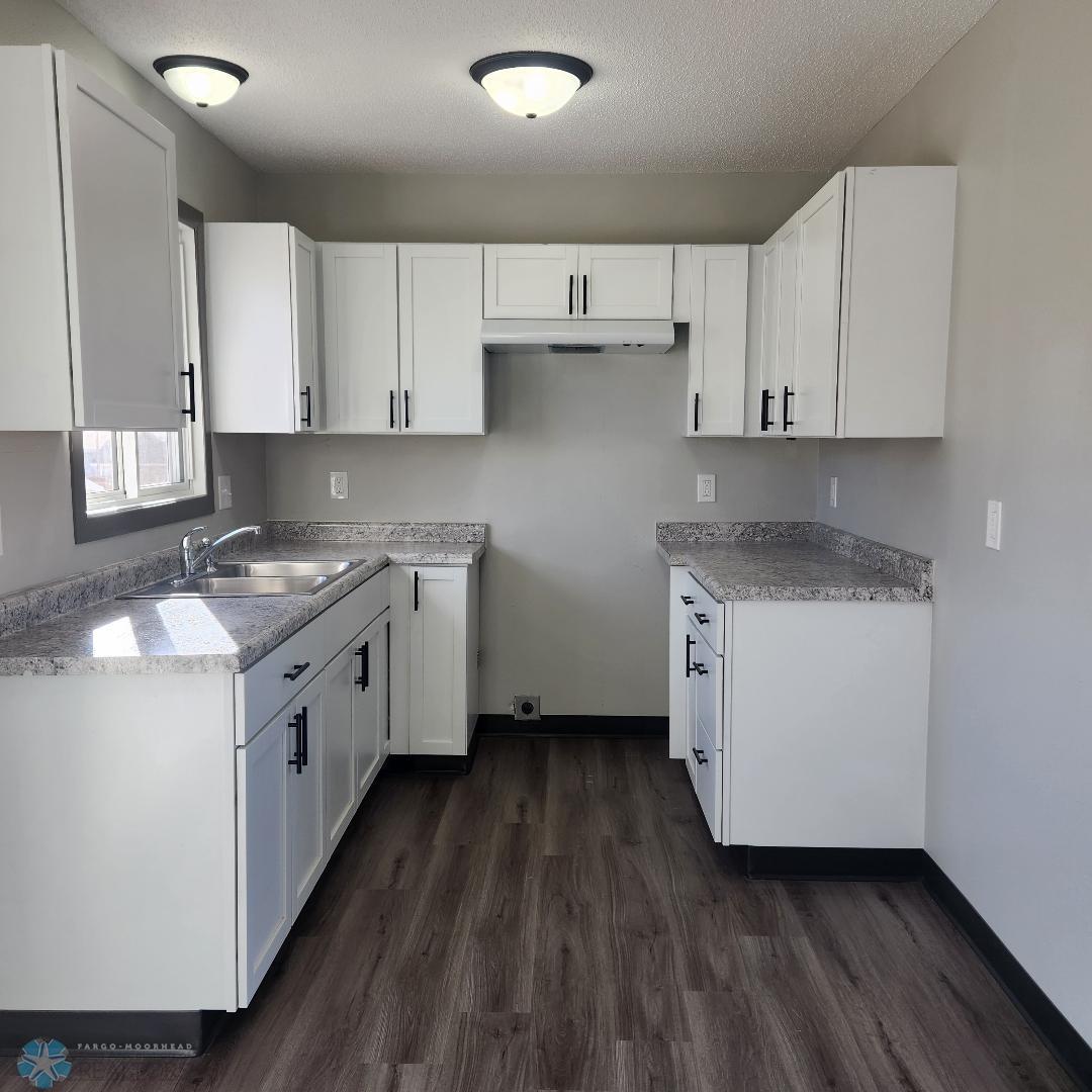 Unit 1 - Kitchen 2.jpg