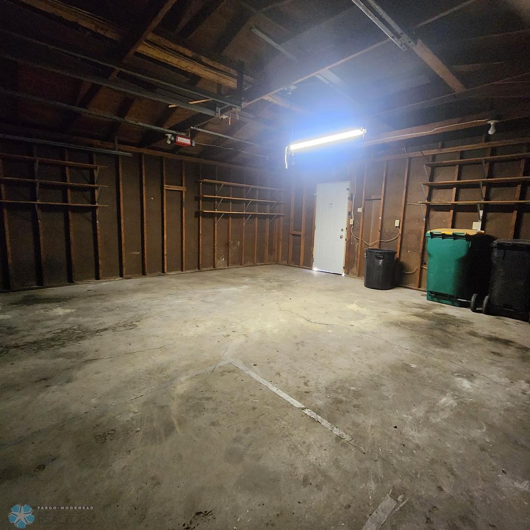 Garage 2.jpg