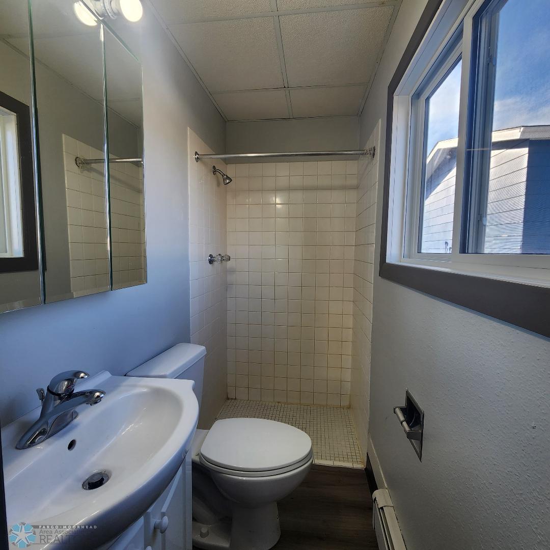 Unit 2 - Primary Bathroom.jpg