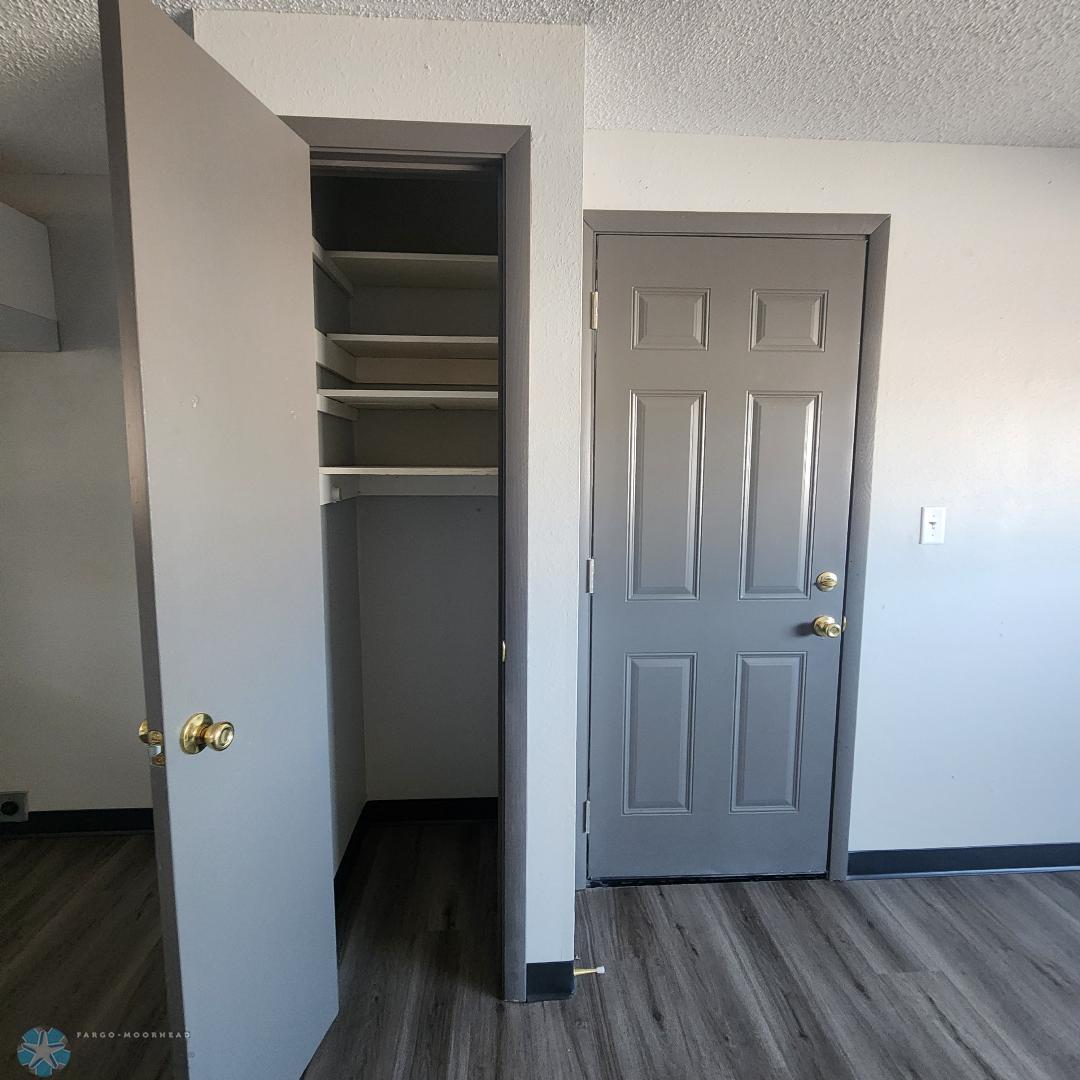 Unit 2 - Entryway.jpg