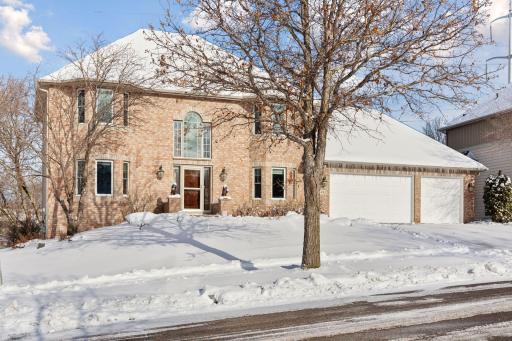 Stately brick front two story in the desirable Owasso Hills neighborhood. Walking distance to parks/trails and easy commute to downtown St. Paul or Minneapolis, makes for an ideal location!