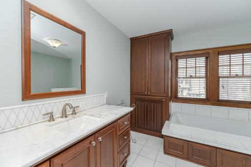 925 6th Street SW, Rochester, MN 55902