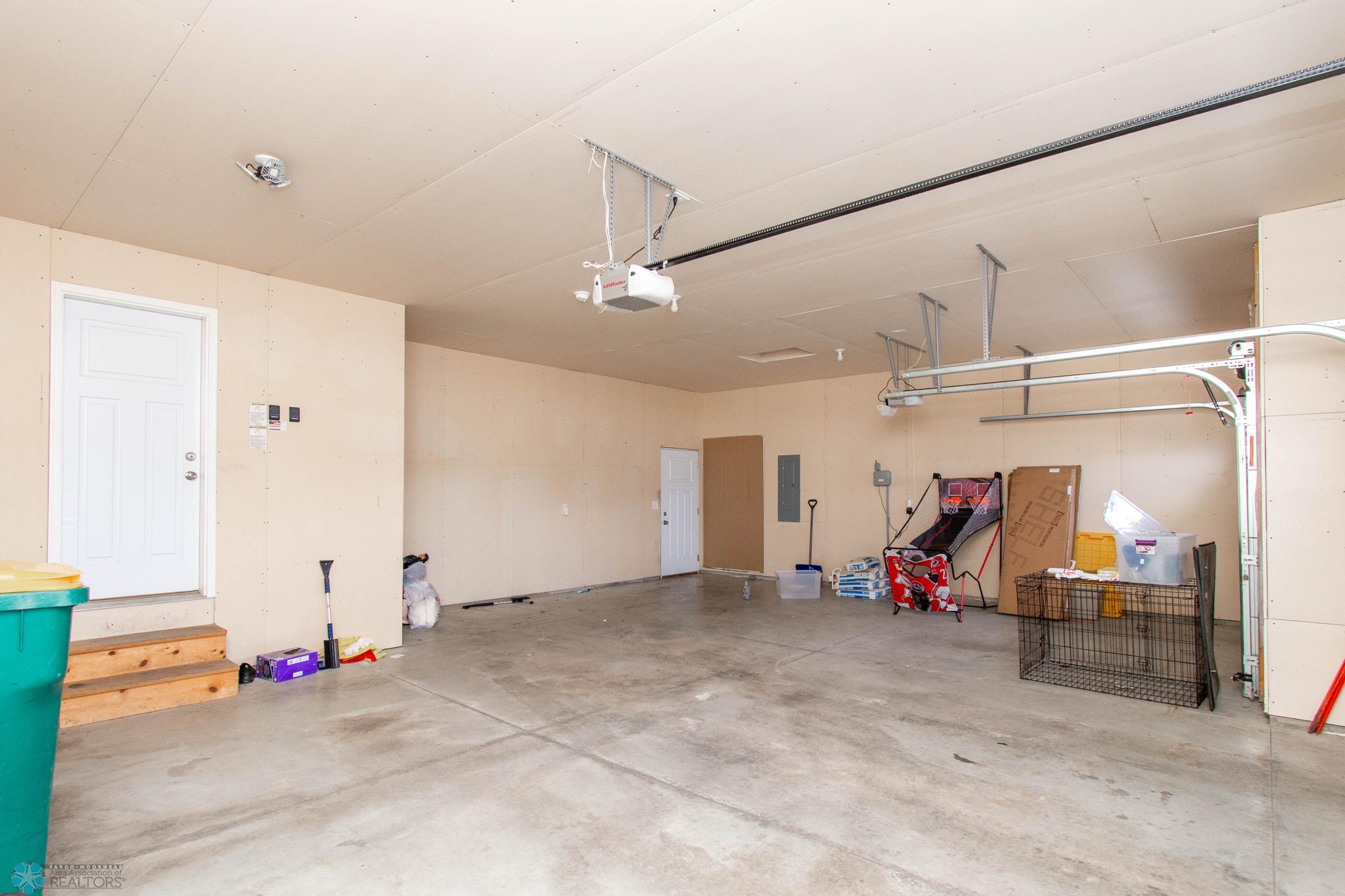 3 Car Garage