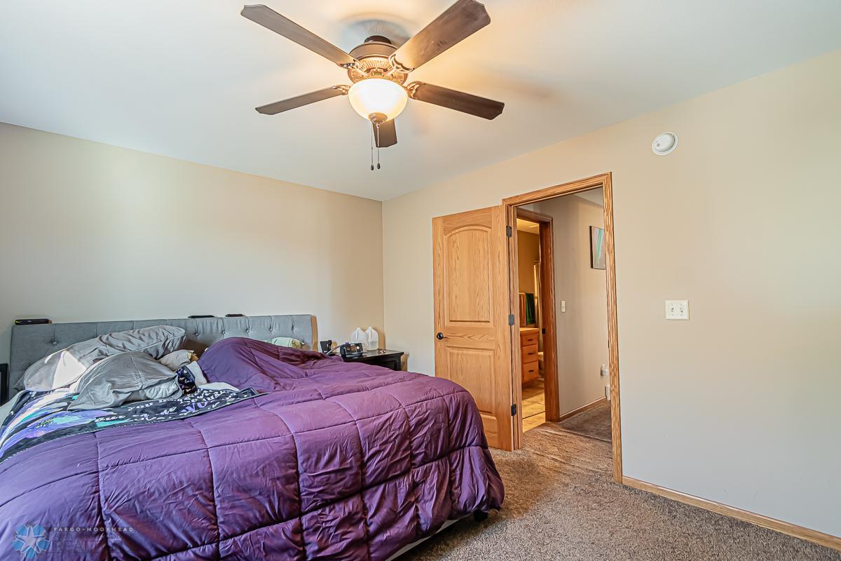 3033 Ridge Dr, West Fargo, ND 58078, USA-14.jpg