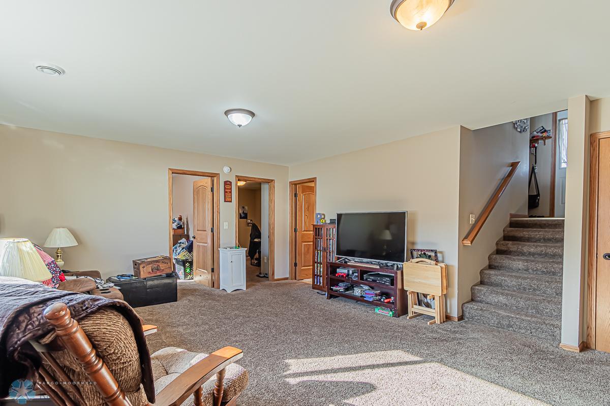 3033 Ridge Dr, West Fargo, ND 58078, USA-01.jpg
