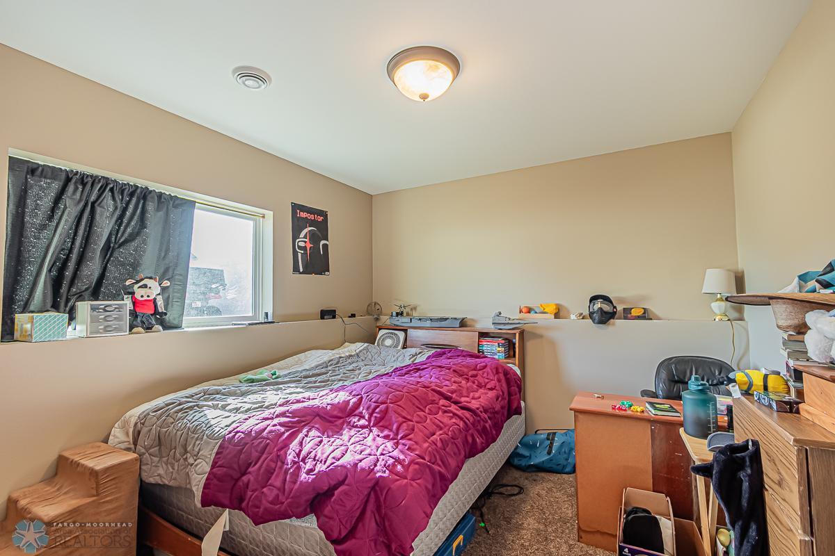3033 Ridge Dr, West Fargo, ND 58078, USA-06.jpg