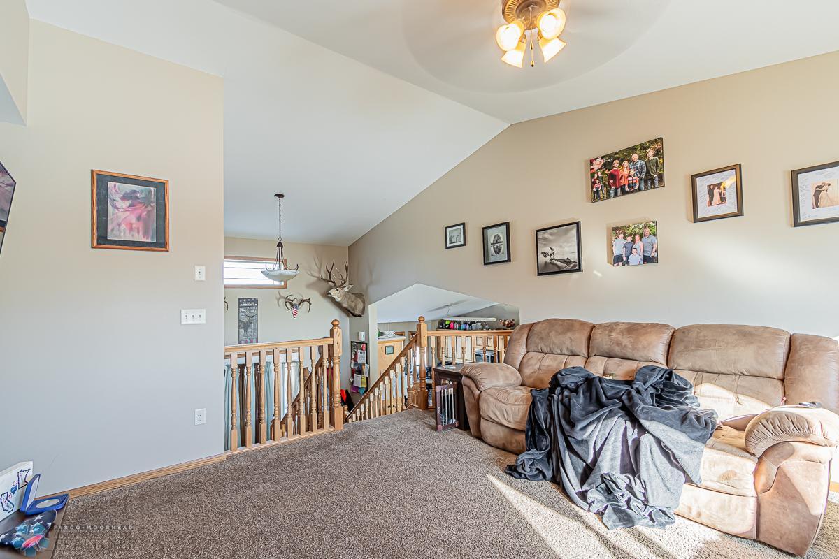 3033 Ridge Dr, West Fargo, ND 58078, USA-09.jpg