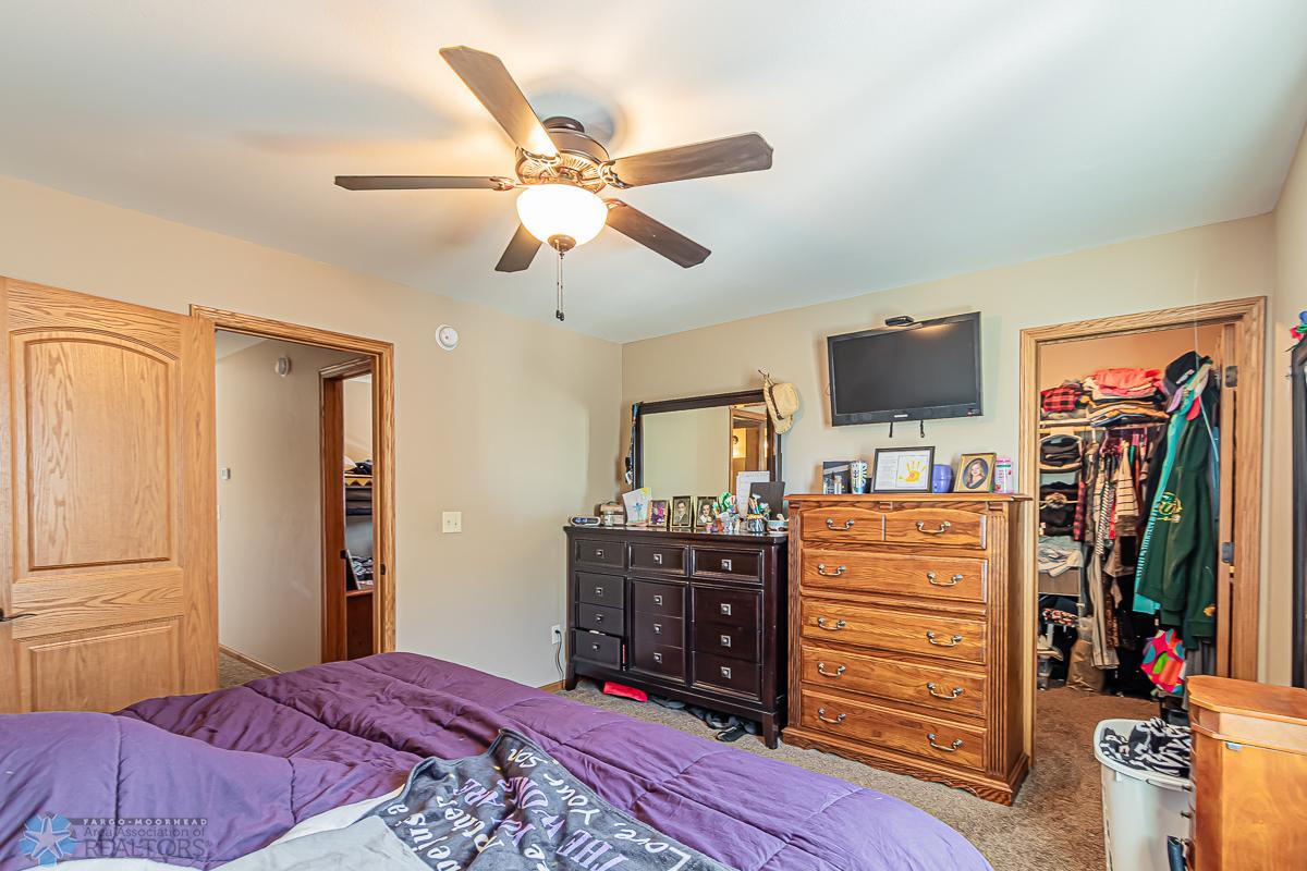 3033 Ridge Dr, West Fargo, ND 58078, USA-13.jpg
