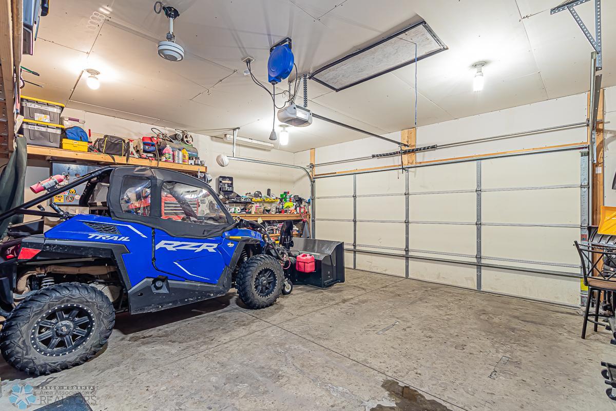 3033 Ridge Dr, West Fargo, ND 58078, USA-29.jpg