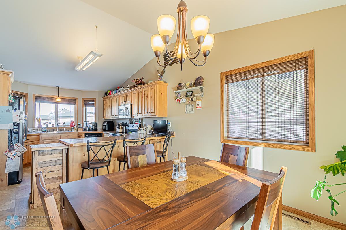 3033 Ridge Dr, West Fargo, ND 58078, USA-28.jpg