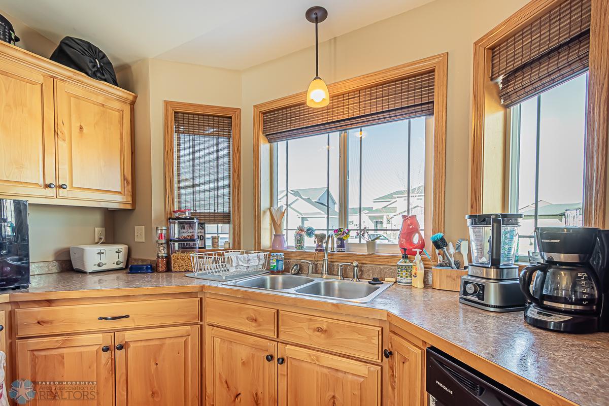 3033 Ridge Dr, West Fargo, ND 58078, USA-26.jpg