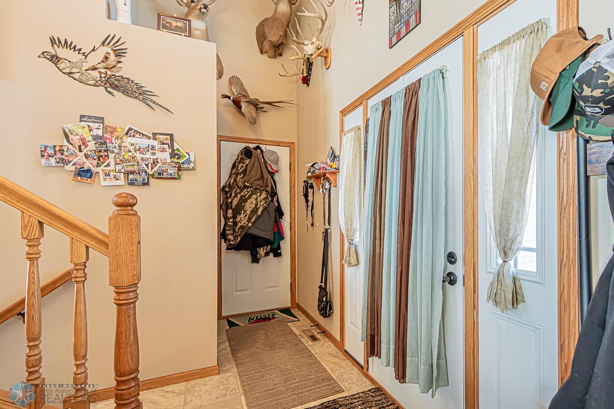 3033 Ridge Dr, West Fargo, ND 58078, USA-22.jpg