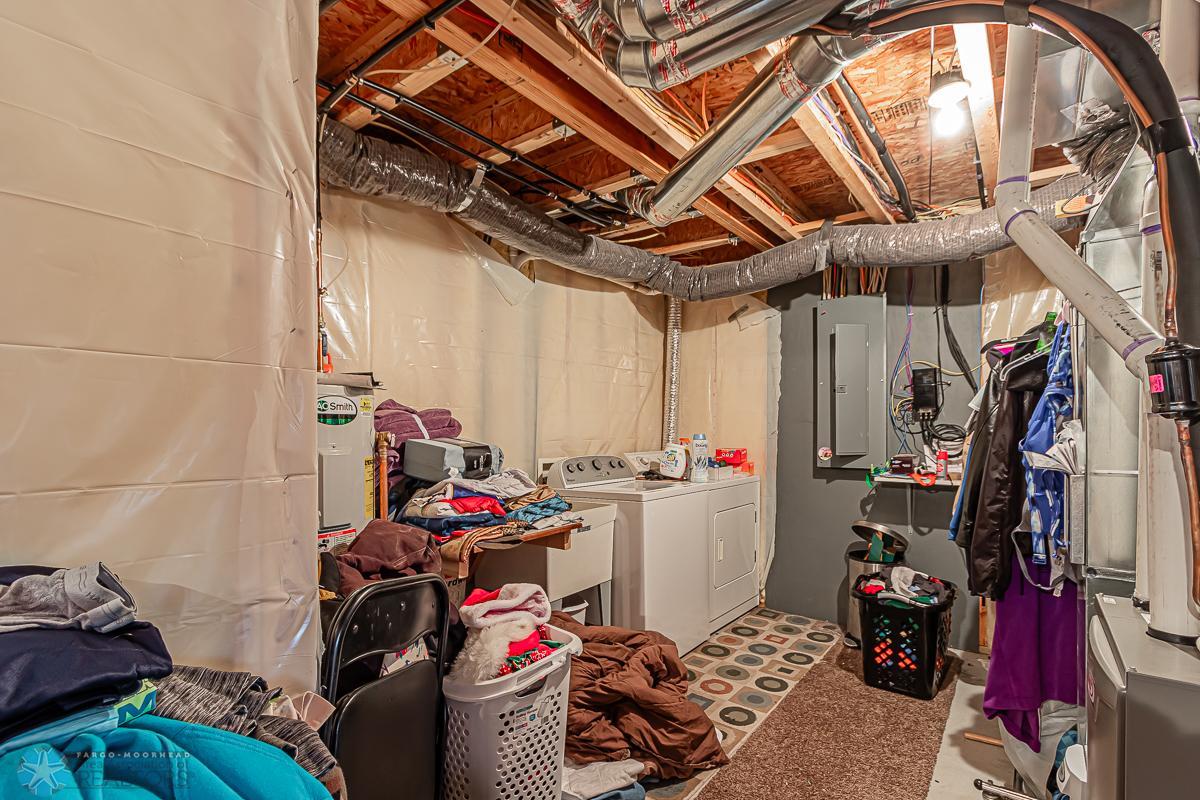 3033 Ridge Dr, West Fargo, ND 58078, USA-18.jpg