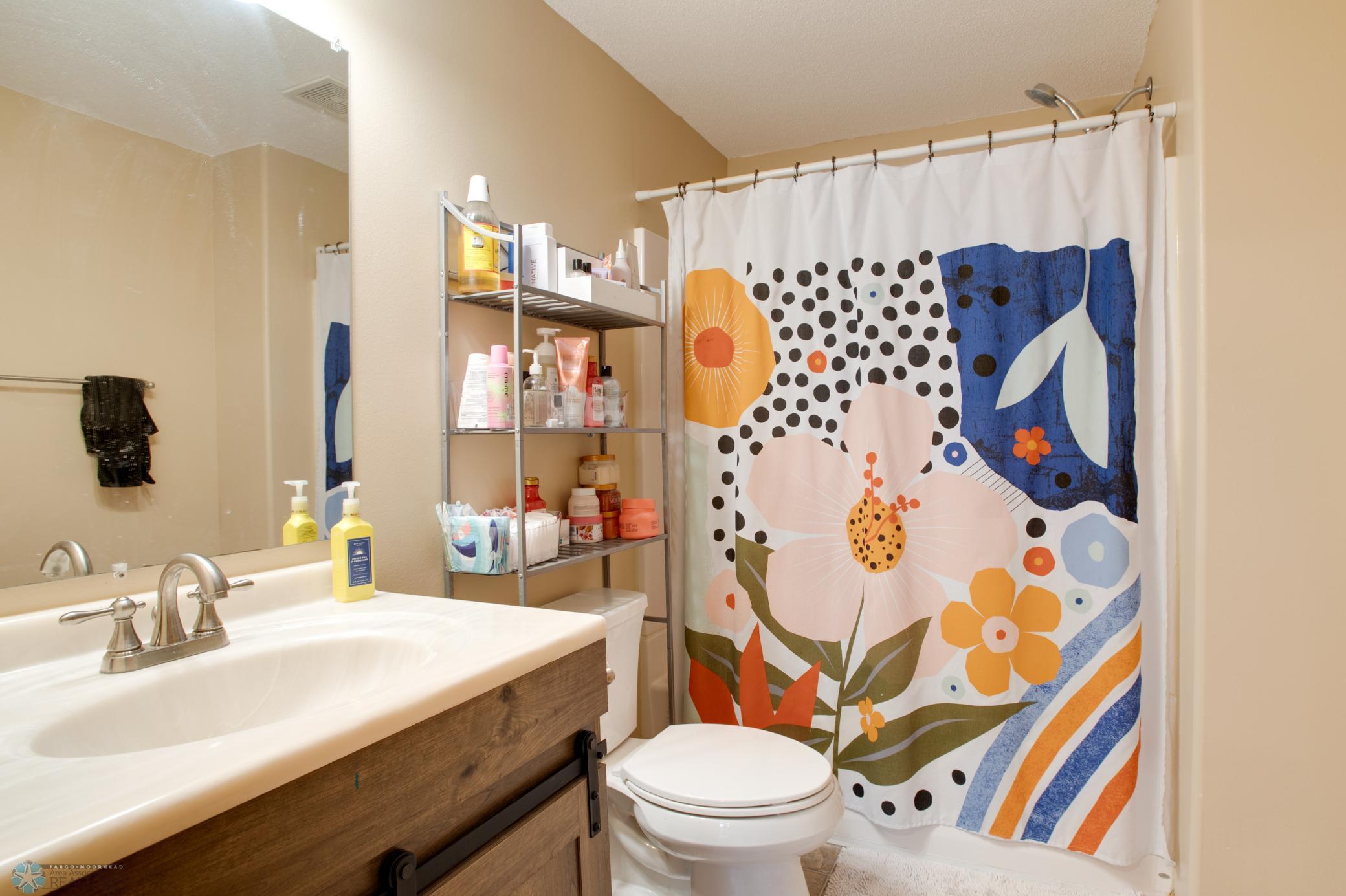 Bathroom 2 - Full Bath