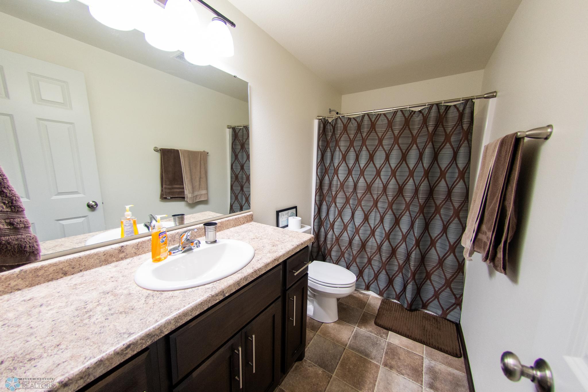 6008 59th St S Fargo 31.jpg