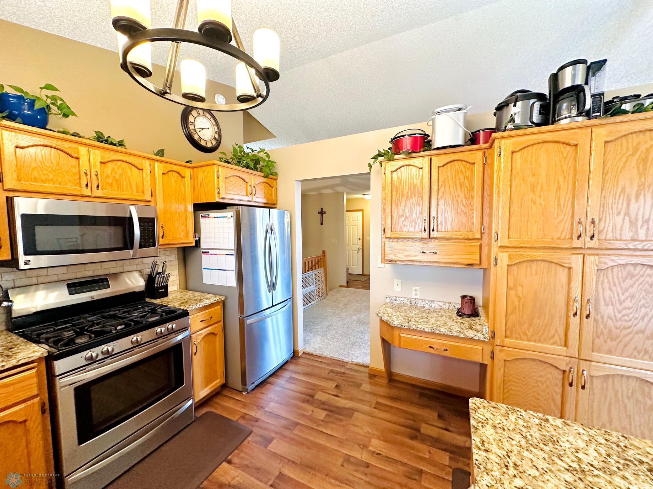 6. Kitchen.jpeg