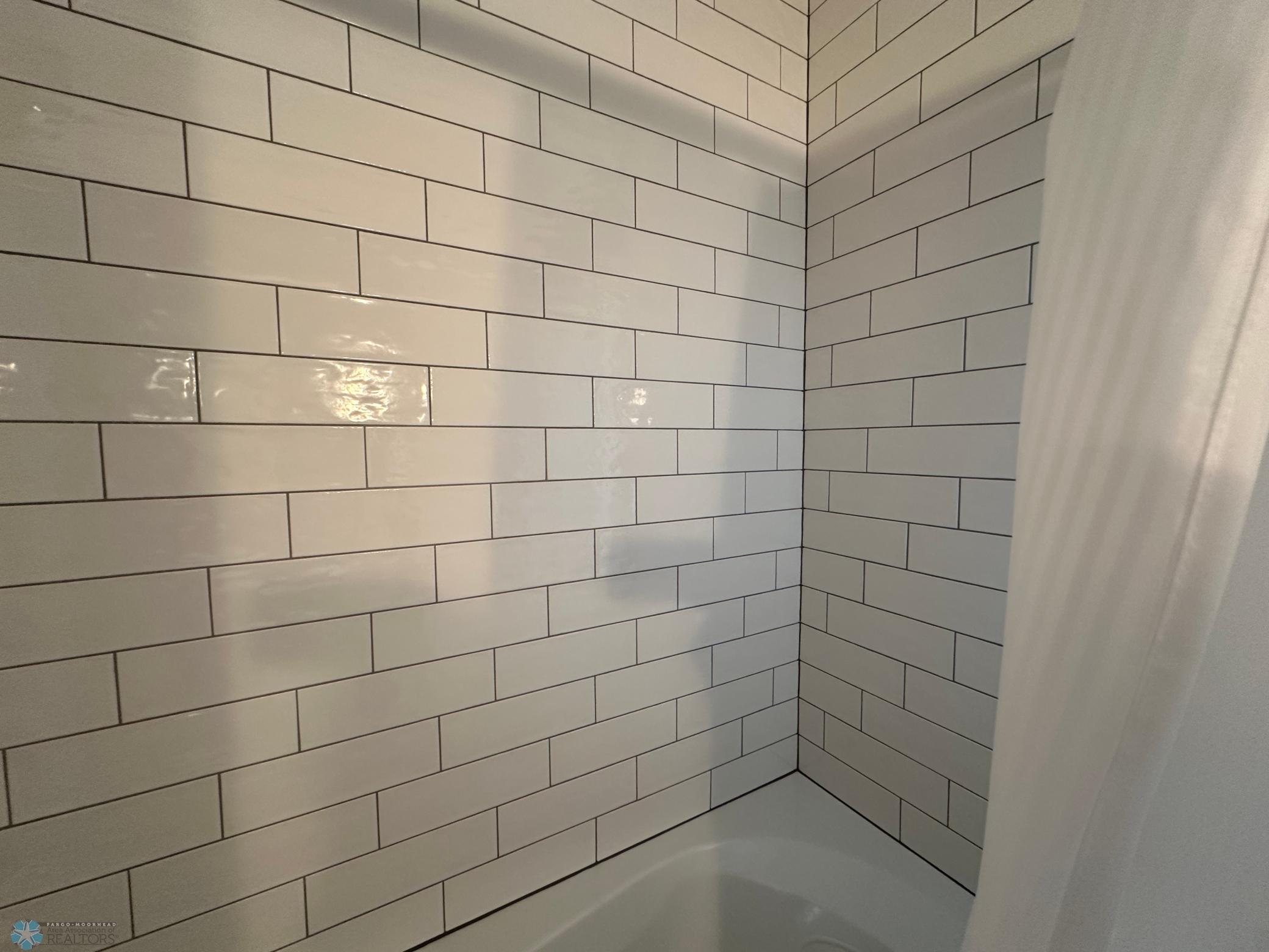 Jetted Tub w/Tile