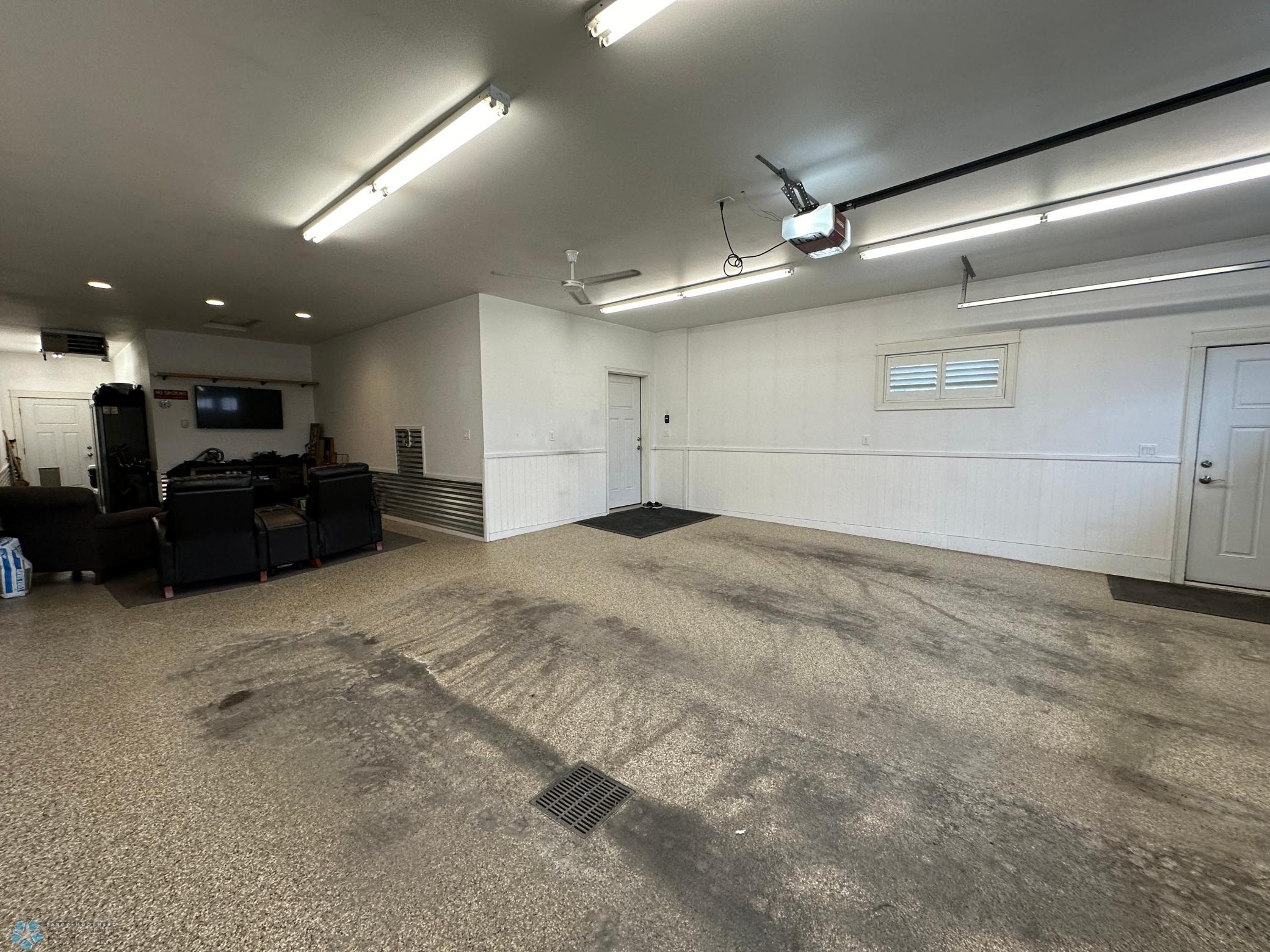 3 Stall Garage