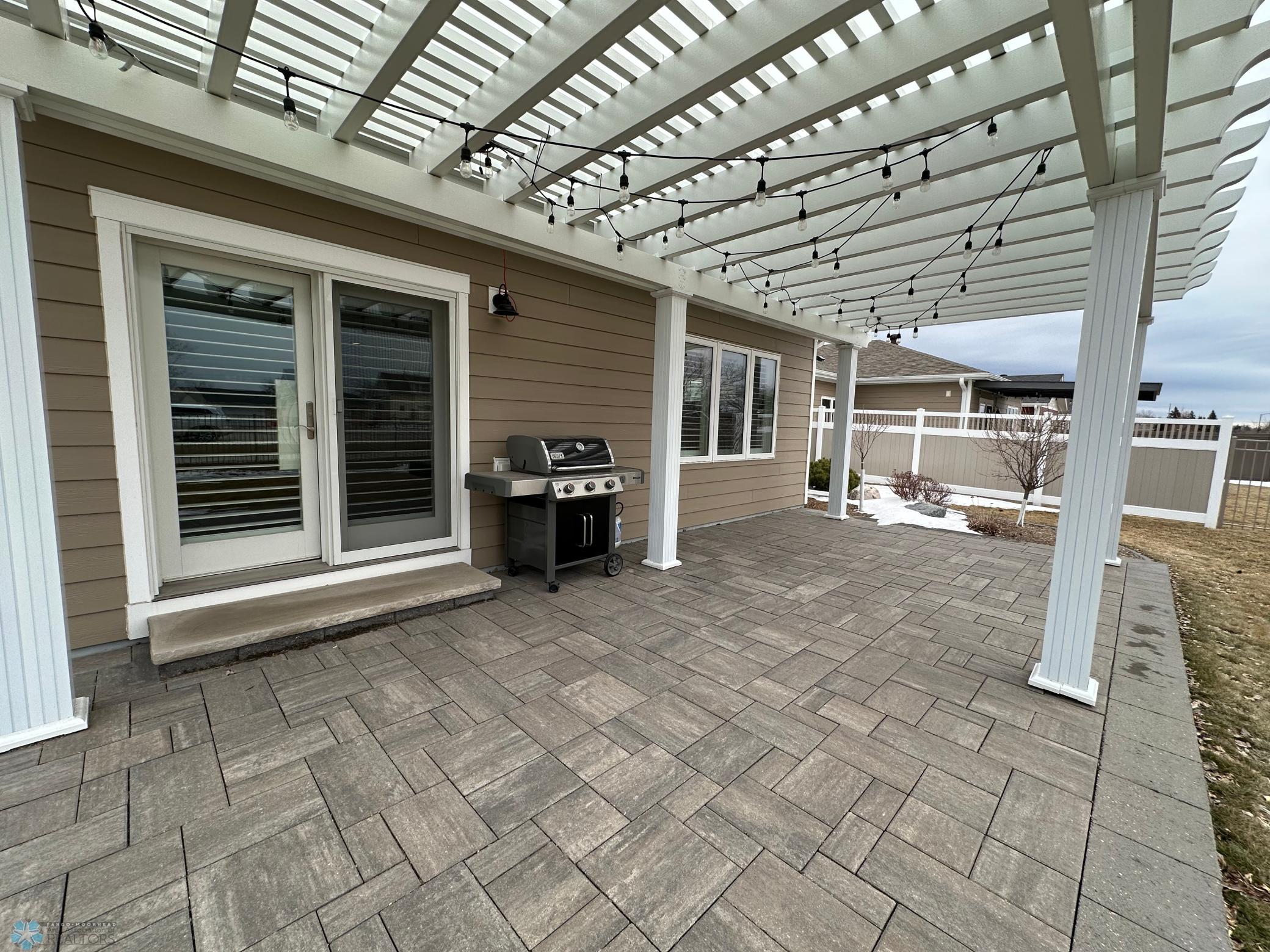 Paver Patio w/Pergola