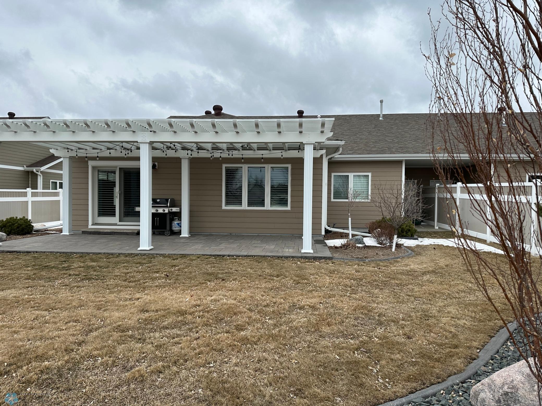 Paver Patio w/Pergola