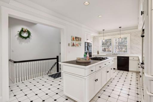 1465 Summit Avenue, Saint Paul, MN 55105