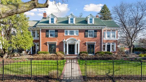 1465 Summit Avenue, Saint Paul, MN 55105