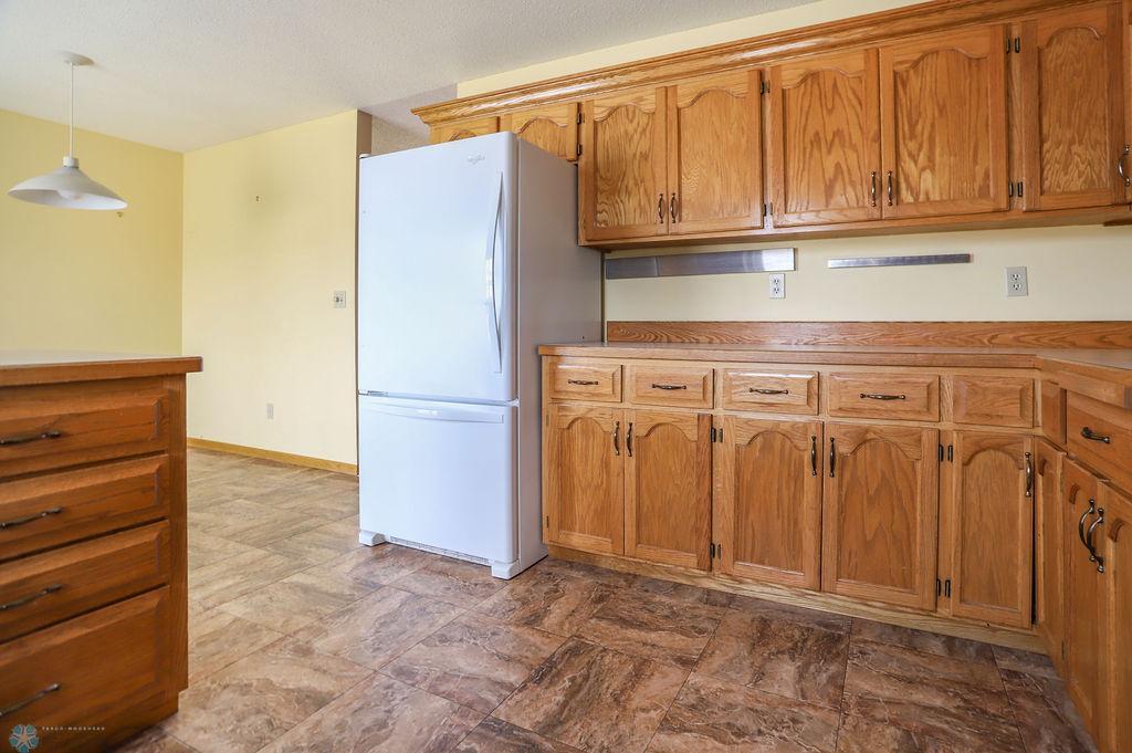 Lots of cabinet and drawer space