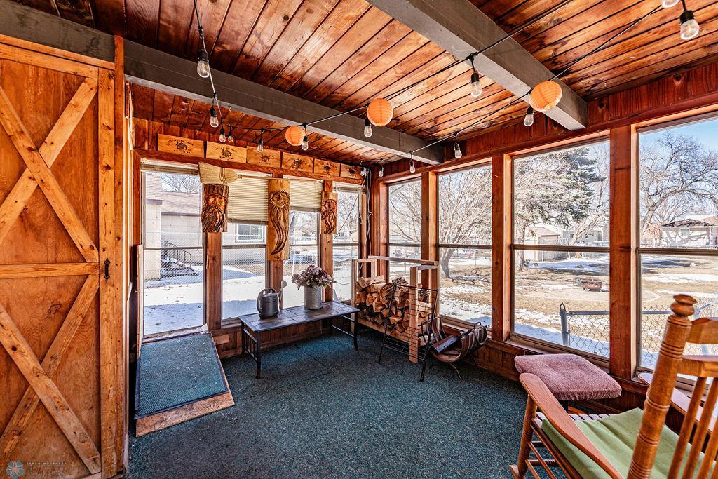 3 Season Porch-Great Space!!