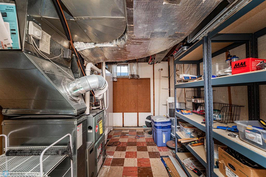 Utility Room w/Lots of Storage!