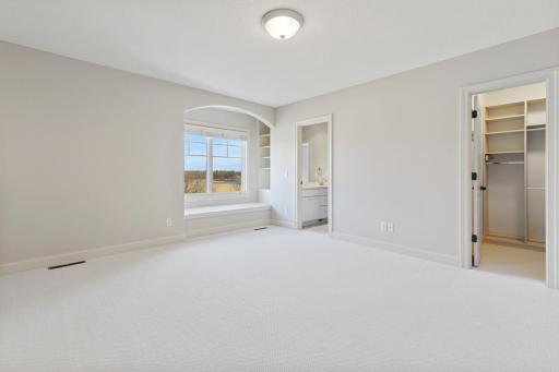 1760 Lucy Ridge Court, Chanhassen, MN 55317