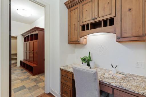 1760 Lucy Ridge Court, Chanhassen, MN 55317