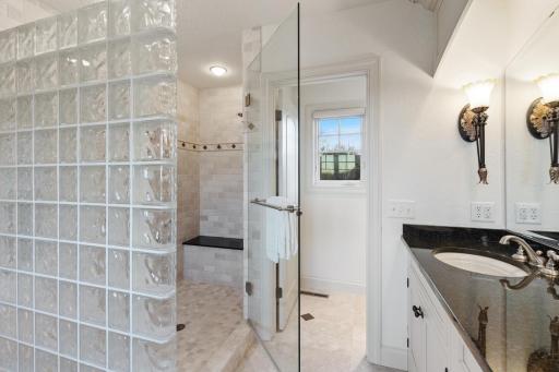 1760 Lucy Ridge Court, Chanhassen, MN 55317
