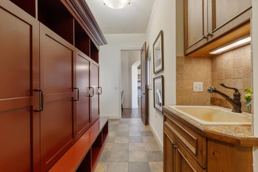 1760 Lucy Ridge Court, Chanhassen, MN 55317