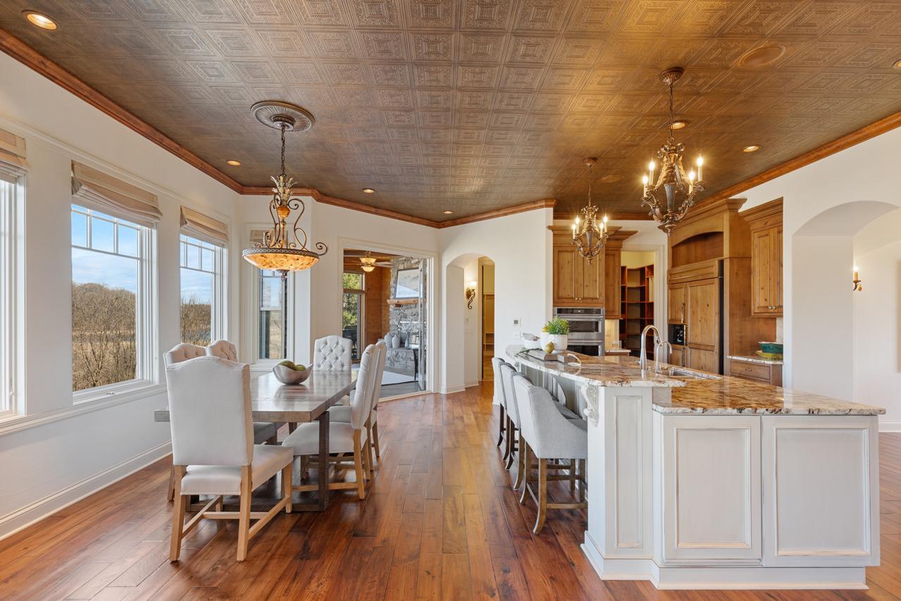 Kitchen dinette