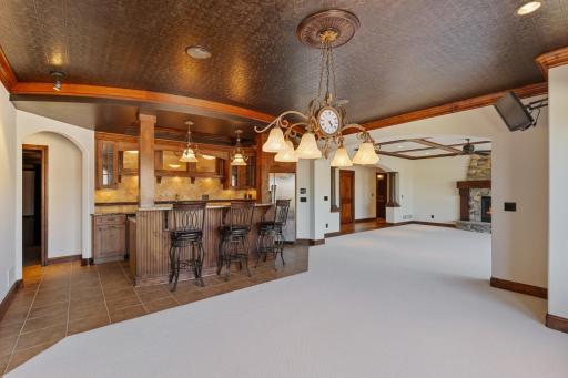 1760 Lucy Ridge Court, Chanhassen, MN 55317