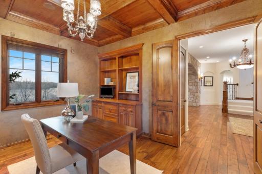 1760 Lucy Ridge Court, Chanhassen, MN 55317