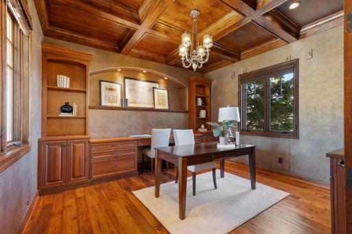 1760 Lucy Ridge Court, Chanhassen, MN 55317