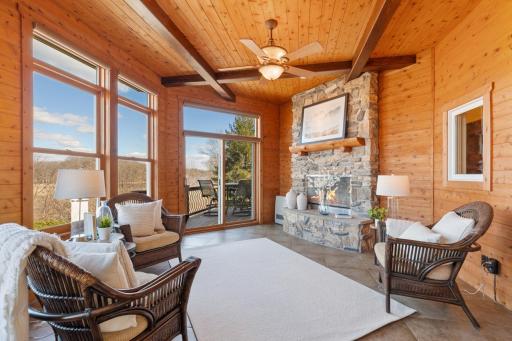 1760 Lucy Ridge Court, Chanhassen, MN 55317