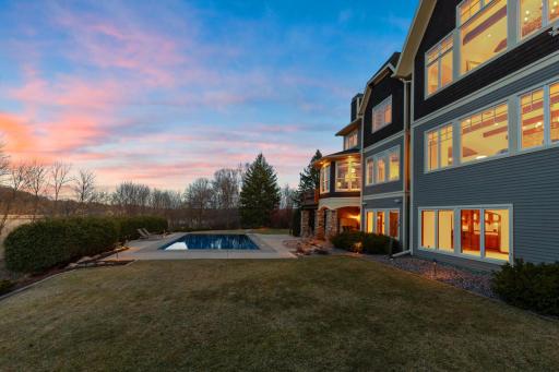 1760 Lucy Ridge Court, Chanhassen, MN 55317