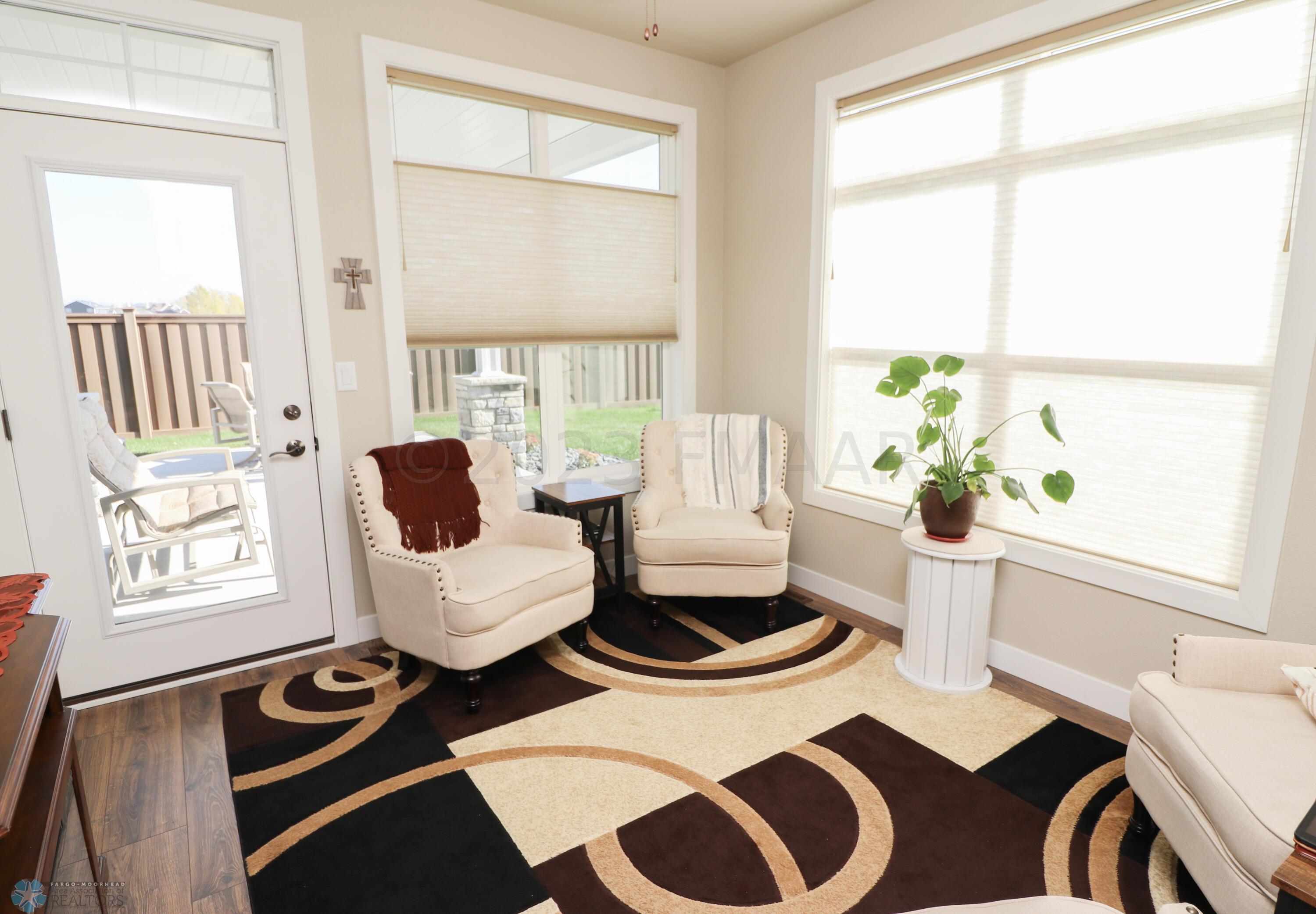 Flex space with access to back patio