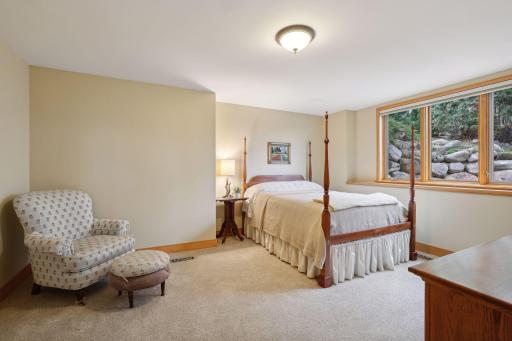 15464 Boulder Pointe Road, Eden Prairie, MN 55347