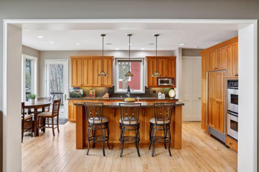 15464 Boulder Pointe Road, Eden Prairie, MN 55347